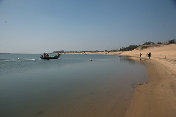 Obraz premium boats on the beach