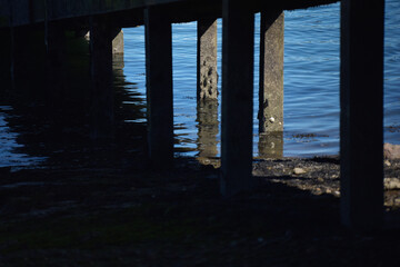 Ponton en béton sur la Rance