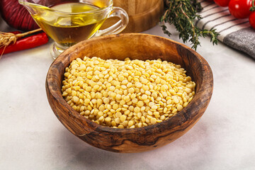 Dry raw wheat pasta - ptitim