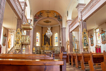 Fototapeta premium Autel de l'église Saint-Georges à Châtenois construite en 1759 en style roman