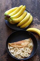 Naleśnik z bananami © Monika