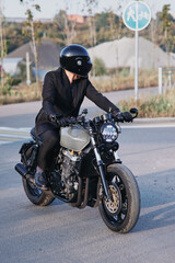 Obraz premium person riding a motorcycle
