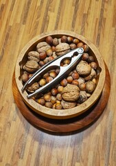 bowl of hazelnuts and walnuts