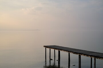 Pomost nad jeziorem © topolinskimm