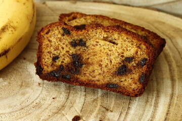 Bananenbrot mit Schokolade