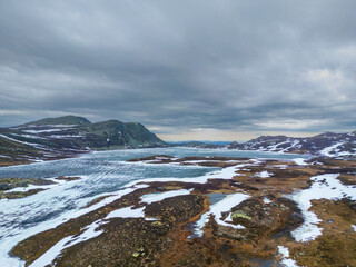 Norwegen, Norway, Gaustatoppen, Gaustabanen,  Berg, Mountain, Landschaften, Landscapes, Schnee, Snow, Drohnen, Droneshots, Himmel, Sky, Blue, Winter, Herbst, Kalt, Düster, Wolken, Bäume, Trees,  