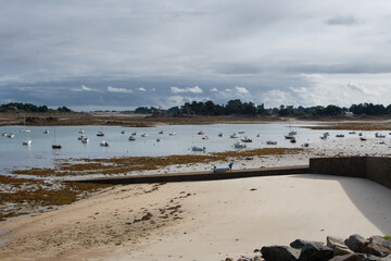 Magnifique vue sur la baie de Port-Blanc Penv&eacute;nan en Bretagne