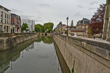 Châlons-en-Champagne, Strade, antiche case e canali, Francia