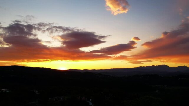 Bellissimo tramonto sui colli Berici ripreso con il Drone