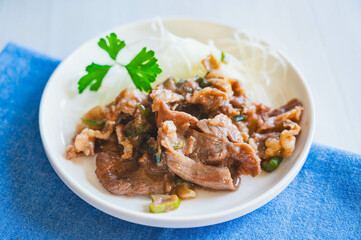 牛タン下のネギだれ炒め