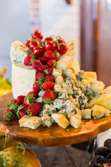 gorgonzola cheese with strawberries