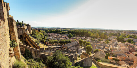 Le vieux Carcassonne vu des remparts de la cité.