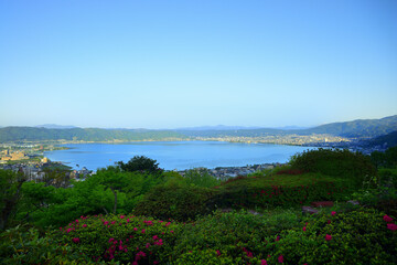 Obraz premium 立石公園 諏訪湖 早朝 長野県諏訪市上諏訪立石町 