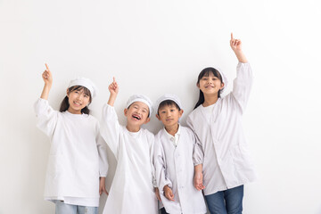 給食着を着た小学生　school lunch