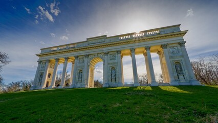 Obraz premium View of the Colonnade at Reistna