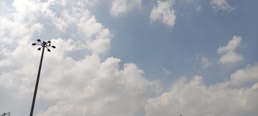 Clouds accompanying the beautiful blue sky,Nubes&nbsp; que acompa&ntilde;a el hermoso cielo azul&nbsp;
