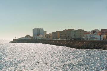 horizontal image with views of the city and the sea of Cádiz