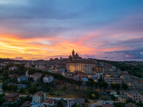 Corinaldo / Marken / Italien im Sonnenuntergang / Drohenbilder