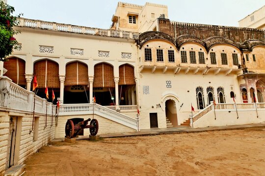 Mandawa Castle, Jhunjhunu, Shekhawati, Rajasthan, India, Asia