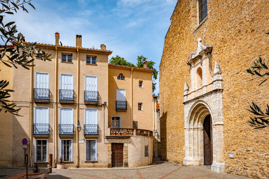 C&eacute;ret, Pyr&eacute;n&eacute;es-Orientales, France: Facade of Saint-Pierre Church