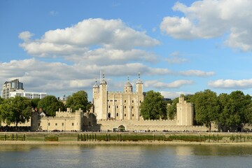 Obraz premium Tower of London, England, U.K. View from the South bank over the river Thames.