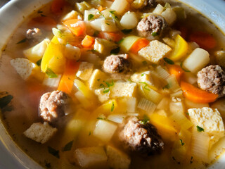 Der Herbst ist die richtige Zeit für eine schöne heiße Suppe mit viel Gemüse