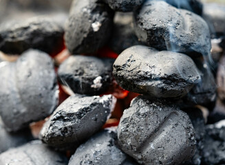 leckere Burger vom Holzkohle Grill