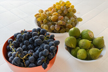 fruit on the table in bowls 