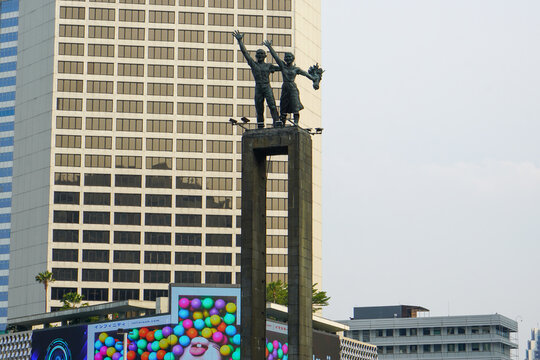 Selamat Datang Monument (Selamat Datang is Indonesian for "Welcome"), also known as the Monumen Bundaran HI or Monumen Bunderan HI ( for 'Hotel Indonesia roundabout').  Jakarta, Indonesia.