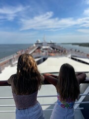 couple on the cruise