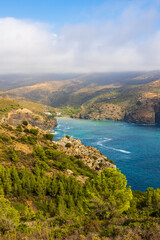 Cala Jóncols depuis le Cap de Norfeu dans le Parc Naturel du Cap de Creus sur la Costa Brava