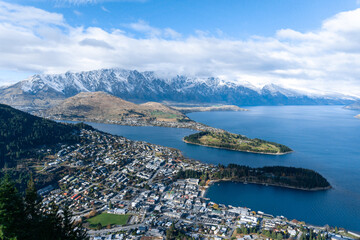Obraz premium Skyline Gondola Queenstown Lake Wakatipu: Explore The Remarkables Mountains, Snow-Capped Coronet Peak, Reflective Moke Lake – Ultimate Winter Adventure and Alpine Wonderland New Zealand South Island
