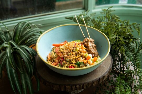 bakmi goreng jawa, javanese fried noodle with satay