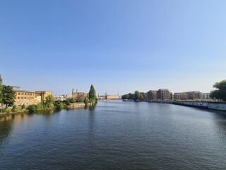 ein wunderschöner Blick auf die Spree (Fluss) in Berlin Oberschöneweide (Treptow/Köpenick)