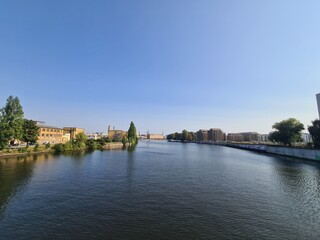 ein wunderschöner Blick auf die Spree (Fluss) in Berlin Oberschöneweide (Treptow/Köpenick)