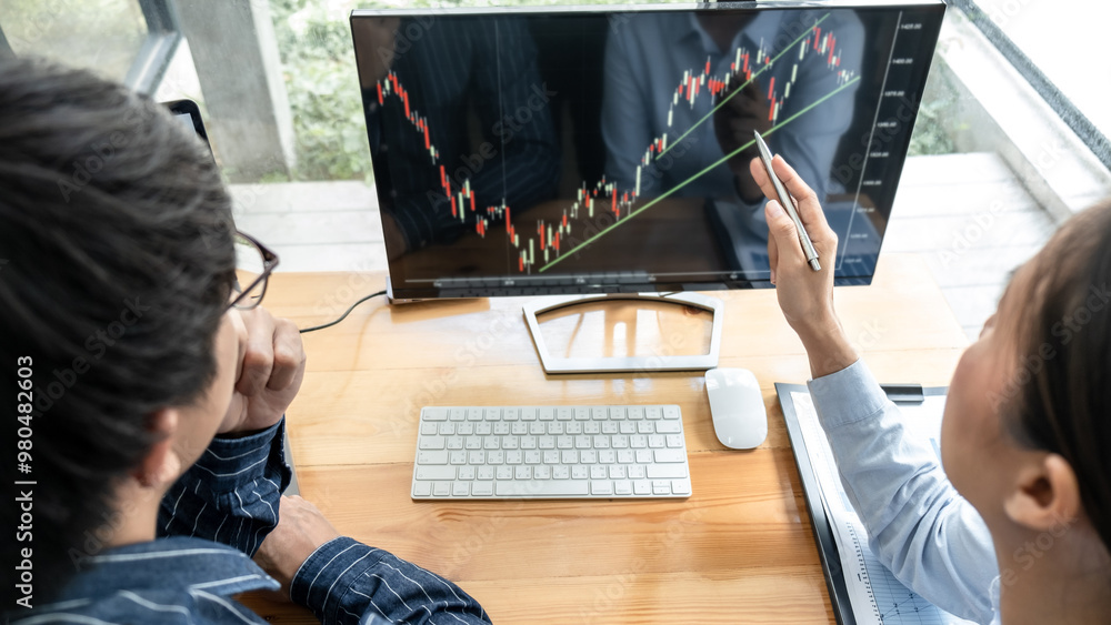 Poster Business trader team checking stock market online analyzing graph data on laptop screen to brainstorming about trading online while working together in office
