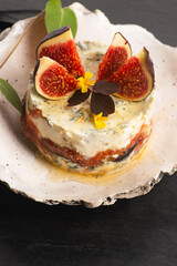 Appetizer - gorgonzola with mascarpone, figs, honey and herbs