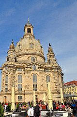 Fototapeta premium Barockarchitektur Frauenkirche Dresden evangelischer #Sakralbau mit #Kuppelbau am Neumarkt in Dresden