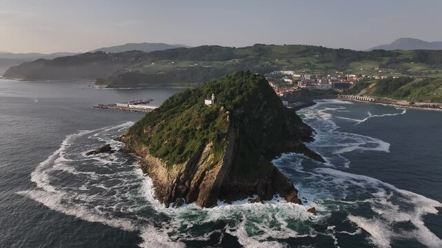 Faro de Guetaria en Guipuzcoa Pais Vasco Espa&ntilde;a