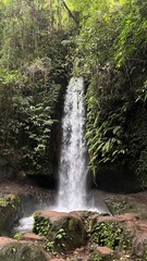 Cascada en Bali Indonesia 