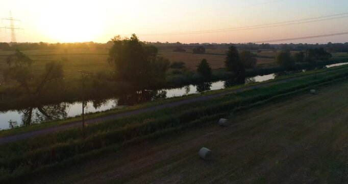 Sonnenaufgang im Spreewald aus der Vogelperspektive