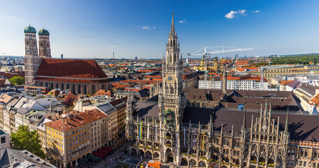Fototapeta premium Munich skyline panorama with Marienplatz town hall in Germany