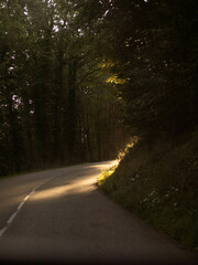 Routes de montagne en alsace au coucher de soleil