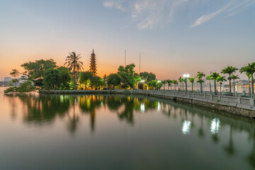 Fototapeta premium sunset over the lake