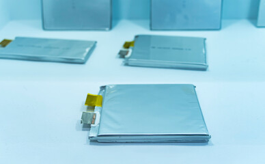 Lithium ion industrial high current pouch cell batteries