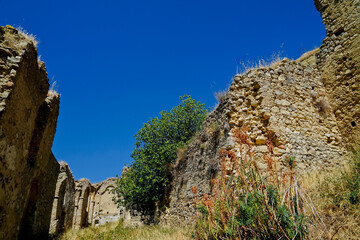 I resti del castello diroccato del borgo di Calciano,Matera,Basilicata,Italy