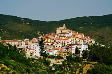 I resti del castello diroccato del borgo di Calciano,Matera,Basilicata,Italy