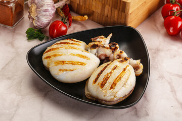 Grilled cuttlefish in the plate