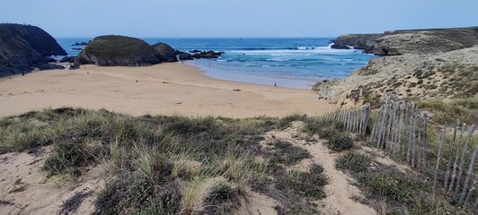 Panorama sur une plage de la c&ocirc;te sauvage de Sauzon, Belle-&Icirc;le-En-Mer, Bretagne, France