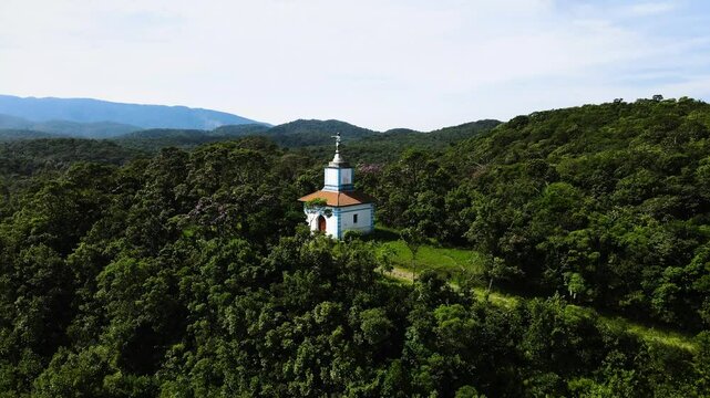 Vista a&eacute;rea da bel&iacute;ssima Vila hist&oacute;rica de Paranapiacaba - S&atilde;o Paulo - Brasil.. Aerial view of the beautiful historic village of Paranapiacaba - S&atilde;o Paulo - Brazil.